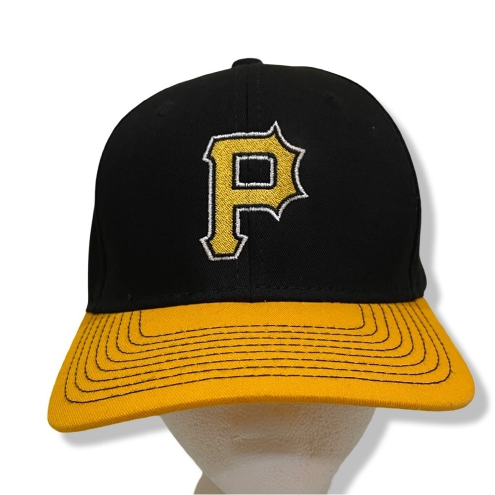 Vintage 90s Pittsburgh Pirates SnapBack Hat